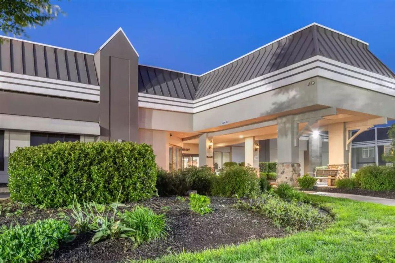 Clarion Hotel And Conference Center Harrisburg West New Cumberland Eksteriør billede