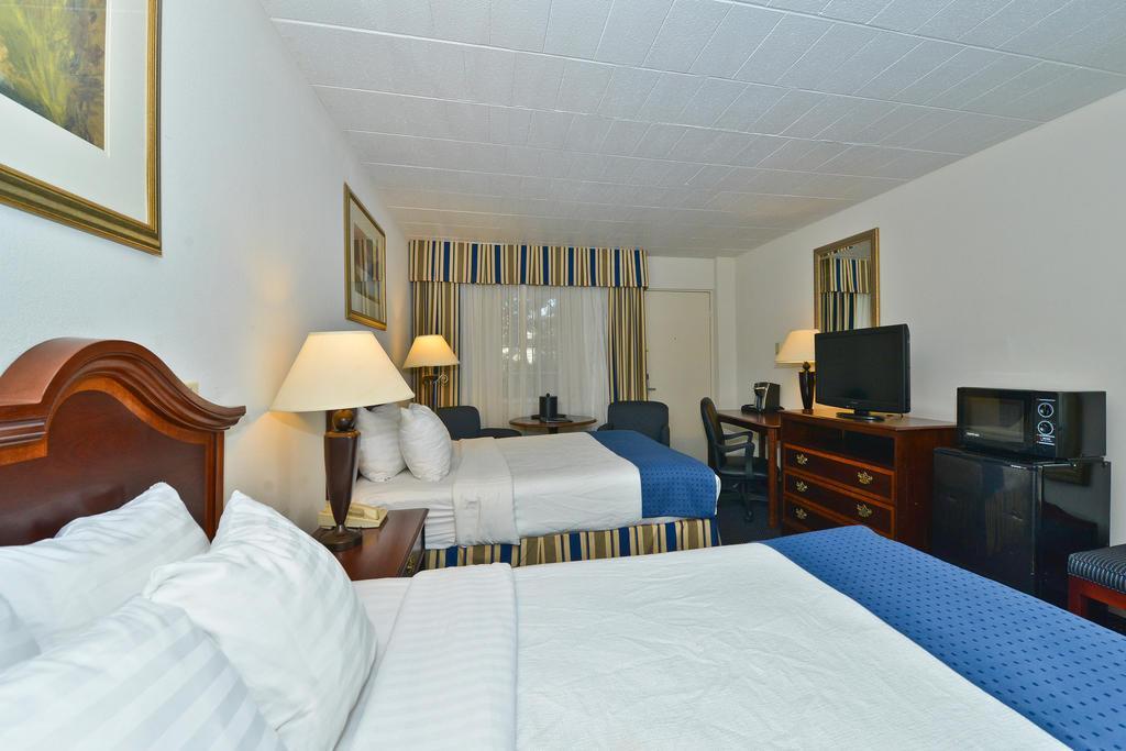 Clarion Hotel And Conference Center Harrisburg West New Cumberland Eksteriør billede