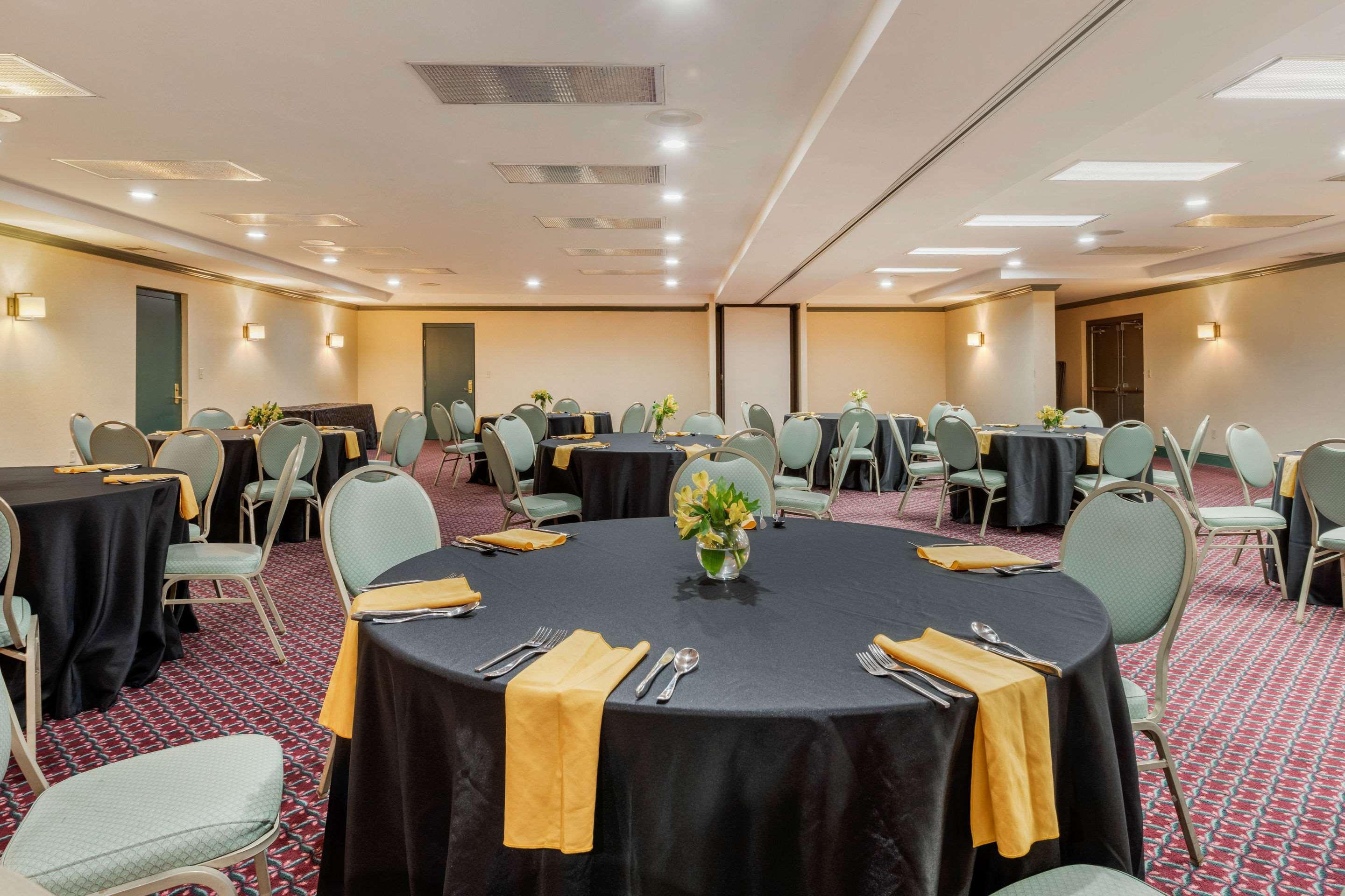 Clarion Hotel And Conference Center Harrisburg West New Cumberland Eksteriør billede
