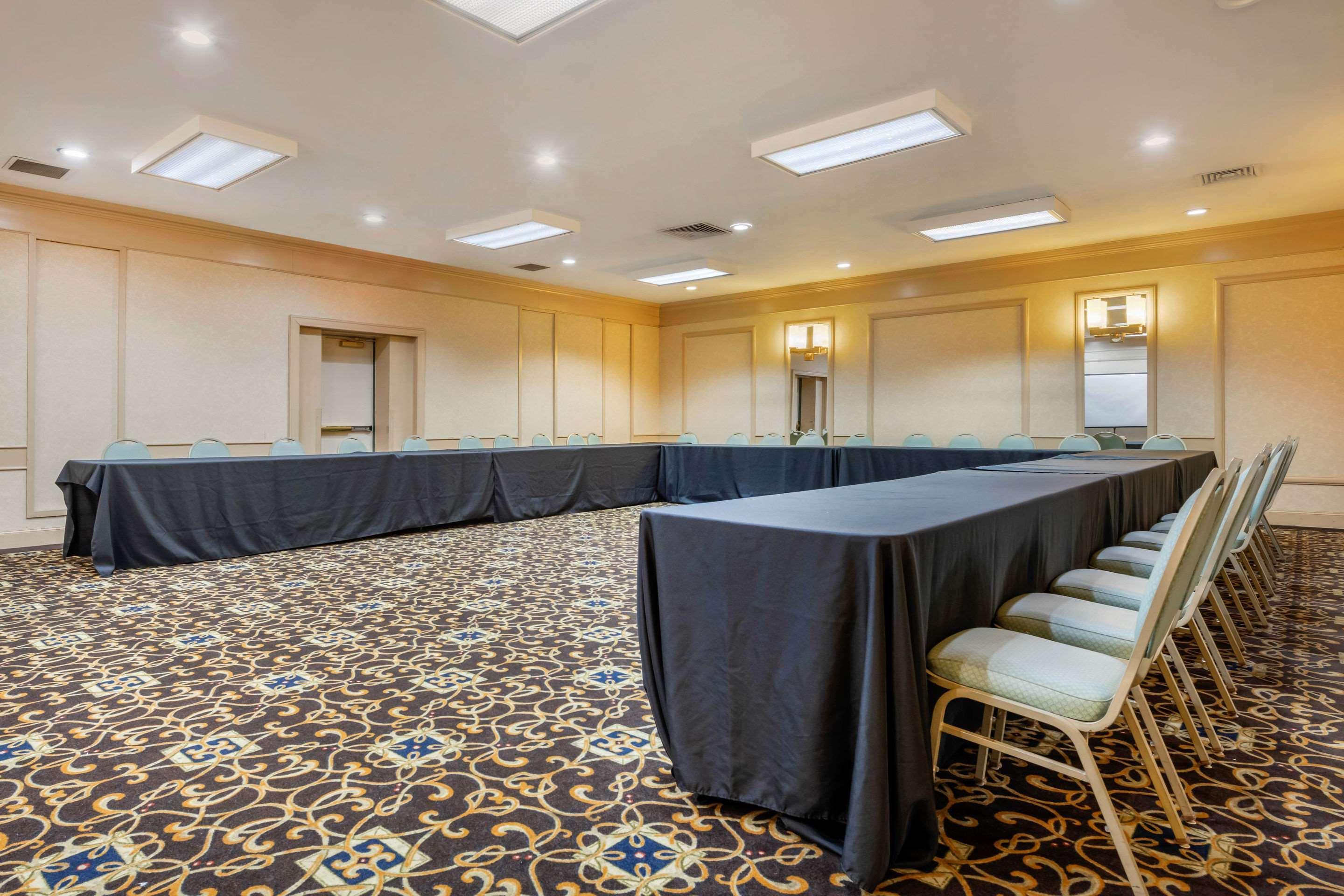Clarion Hotel And Conference Center Harrisburg West New Cumberland Eksteriør billede