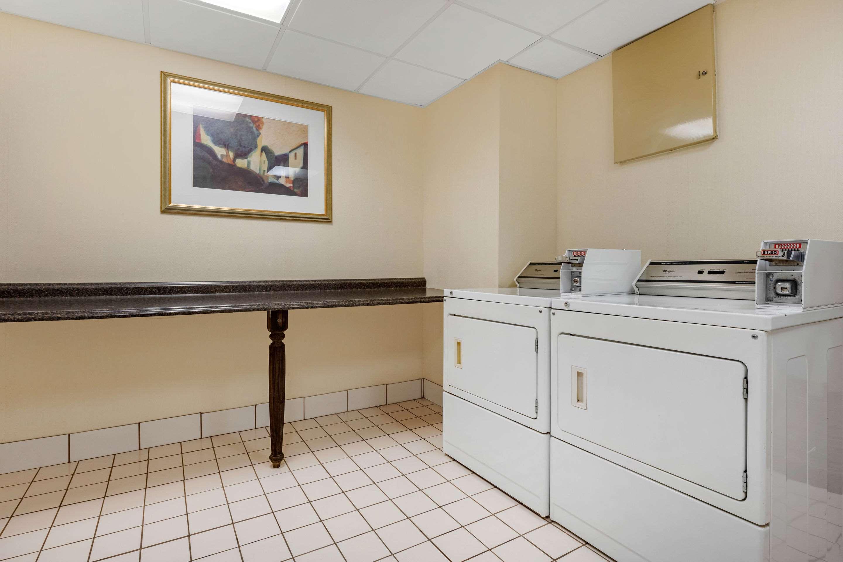 Clarion Hotel And Conference Center Harrisburg West New Cumberland Eksteriør billede