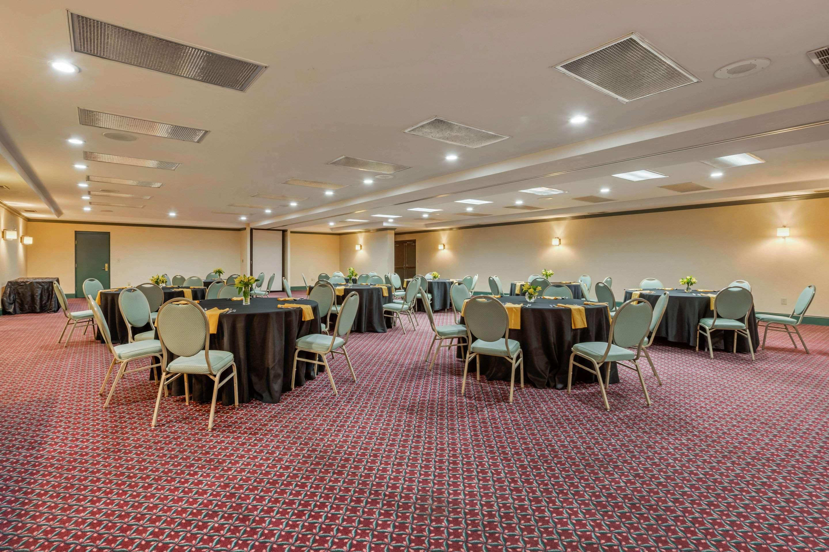 Clarion Hotel And Conference Center Harrisburg West New Cumberland Eksteriør billede